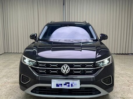 2023 Volkswagen Tayron I Рестайлинг, чёрный, 2350000 рублей, вид 1