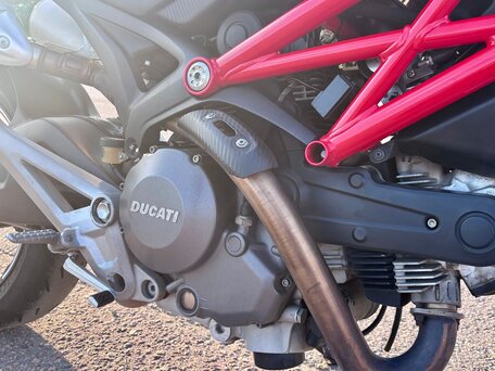 2009 Ducati Monster 696, красный, 450000 рублей, вид 5