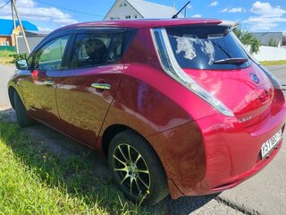 2016 Nissan Leaf 30kWh I (ZE0/AZE0), красный, 1250000 рублей, вид 3