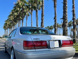 2001 Toyota Crown XI (S170), белый, 1300000 рублей, вид 2