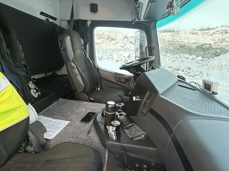 2020 Mercedes-Benz Arocs, красный, 13000000 рублей, вид 5