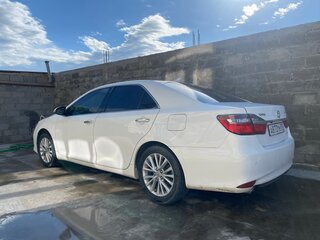 2014 Toyota Camry VII (XV50) Рестайлинг, белый, 1650000 рублей, вид 4