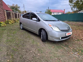 2004 Toyota Prius II (XW20), серебристый, 495000 рублей, вид 2