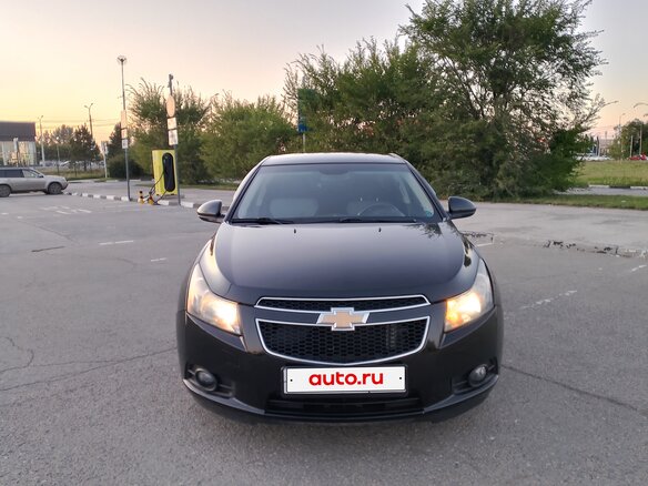 2011 Chevrolet Cruze I, чёрный, 730000 рублей - вид 2