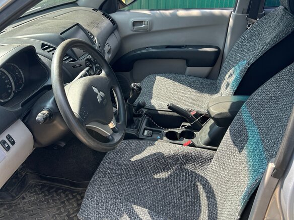2011 Mitsubishi L200 IV, серебристый, 1450000 рублей - вид 6
