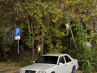 1995 Mercedes-Benz E-Класс 280 I (W124), белый, 800000 рублей, вид 1