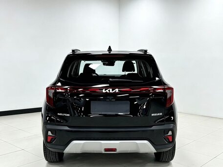 2023 Kia Seltos I Рестайлинг, чёрный, 1895000 рублей, вид 5