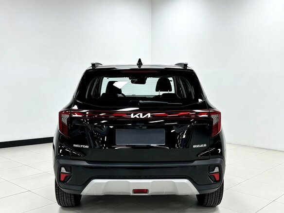 2023 Kia Seltos I Рестайлинг, чёрный, 1895000 рублей - вид 4