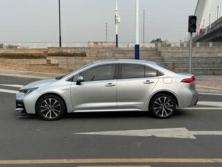 2022 Toyota Levin XII (E210) Рестайлинг, белый, 1350000 рублей, вид 4