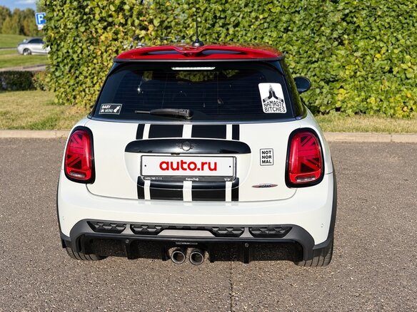 2021 Mini Hatch JCW III (F55/F56) Рестайлинг 2, серебристый, 3800000 рублей - вид 3