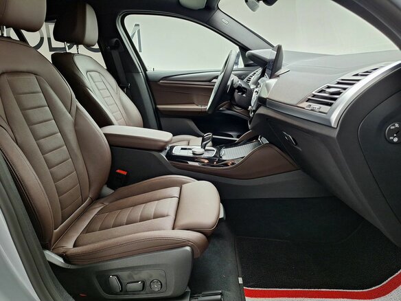 2025 BMW X4 20i II (G02) Рестайлинг, серый, 8950000 рублей - вид 4