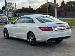2010 Mercedes-Benz E-Класс 250 5G-Tronic IV (W212, S212, C207), белый, 1350000 рублей, вид 4