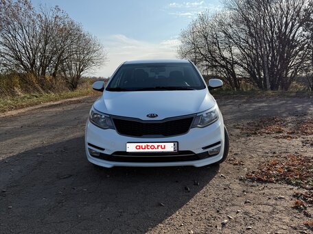 2016 Kia Rio III Рестайлинг, белый, 950000 рублей, вид 1