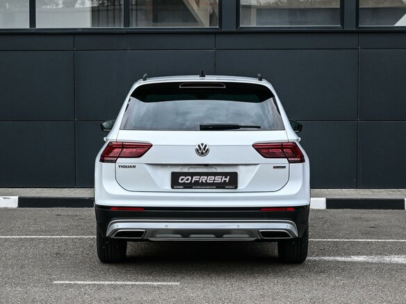 2019 Volkswagen Tiguan II, белый, 2594000 рублей - вид 3