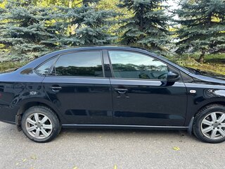 2017 Volkswagen Polo V Рестайлинг, чёрный, 1210000 рублей, вид 2