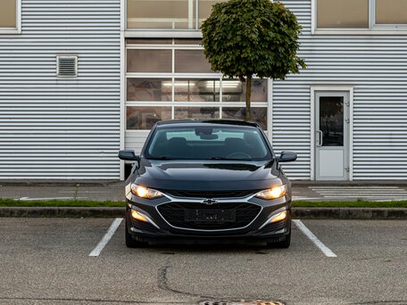 2020 Chevrolet Malibu IX Рестайлинг, серый, 1795000 рублей, вид 2