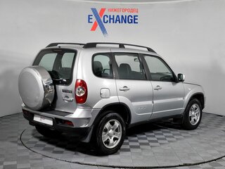 2012 Chevrolet Niva I Рестайлинг, серебристый, 368000 рублей, вид 3