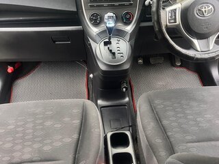 2011 Toyota Ractis II, красный, 645000 рублей, вид 5