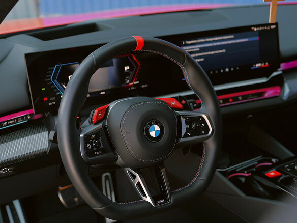 2025 BMW M5 VII (G90), красный, 20000000 рублей - вид 15