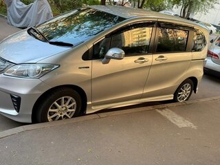 2012 Honda Freed I Рестайлинг, серебристый, 1080000 рублей, вид 1