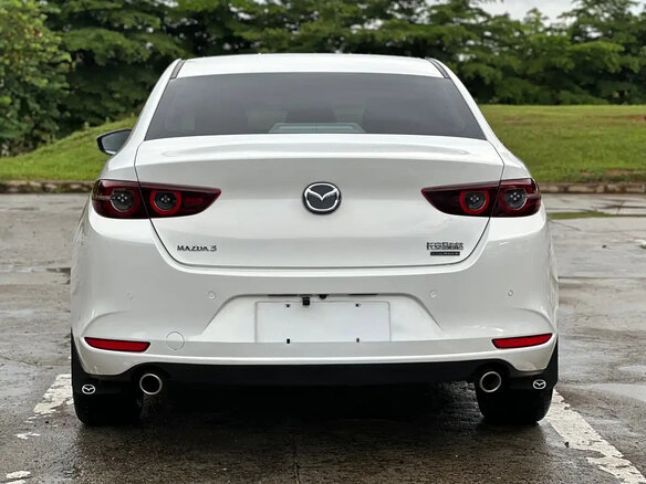 2022 Mazda 3 Axela IV (BP), белый, 1699000 рублей - вид 3