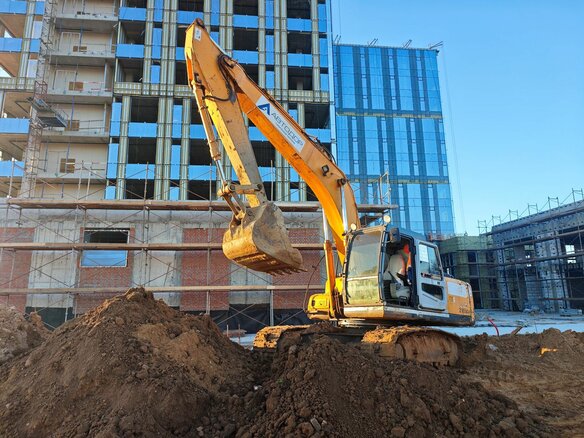 2008 Hyundai R210LC, жёлтый, 2700000 рублей - вид 1