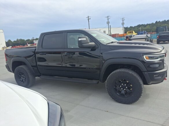 2026 Ram 1500 TRX SRT V Рестайлинг, чёрный, 18949000 рублей - вид 2