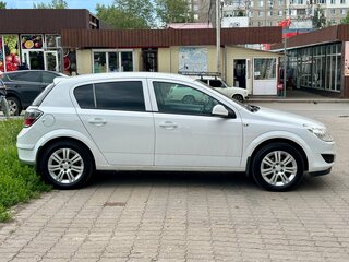 2011 Opel Astra H Рестайлинг, белый, 460000 рублей, вид 4