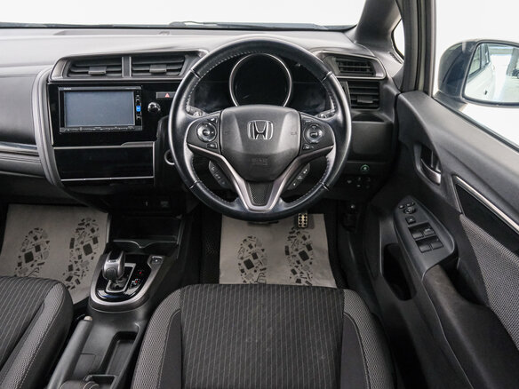 2017 Honda Fit III Рестайлинг, белый - вид 13