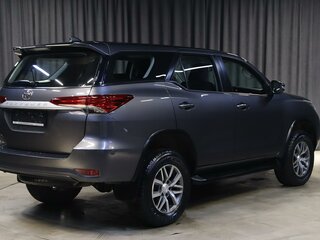 2019 Toyota Fortuner II, серый, 2799000 рублей, вид 2
