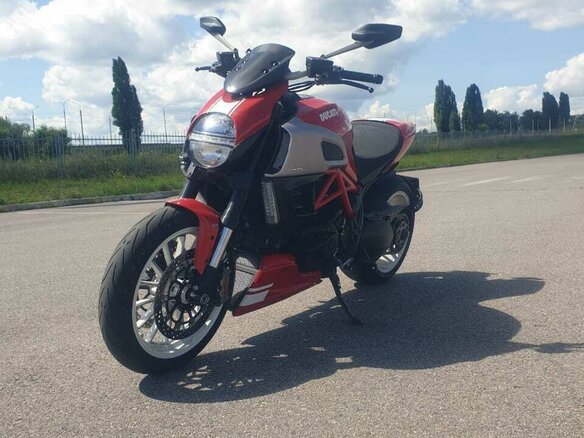 2013 Ducati Diavel, красный, 850000 рублей - вид 2