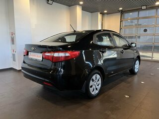 2013 Kia Rio III, чёрный, 720000 рублей, вид 3