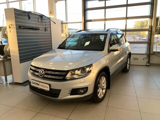 2016 Volkswagen Tiguan I Рестайлинг, серебристый, 1490000 рублей, вид 1