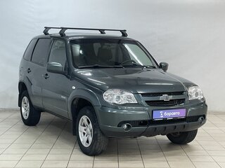 2017 Chevrolet Niva I Рестайлинг, зелёный, 885000 рублей, вид 2
