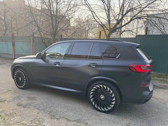 2019 BMW X5 40i IV (G05/G18), чёрный, 5850000 рублей - вид 5