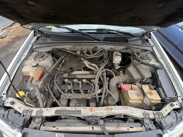 2010 Ford Escape II, белый - вид 13