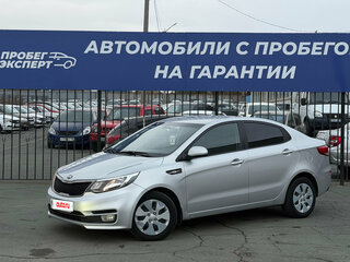 2015 Kia Rio III Рестайлинг, серебристый, 850000 рублей, вид 1