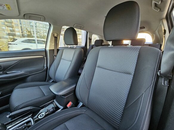 2017 Mitsubishi Outlander III Рестайлинг 2, чёрный, 1689000 рублей - вид 10