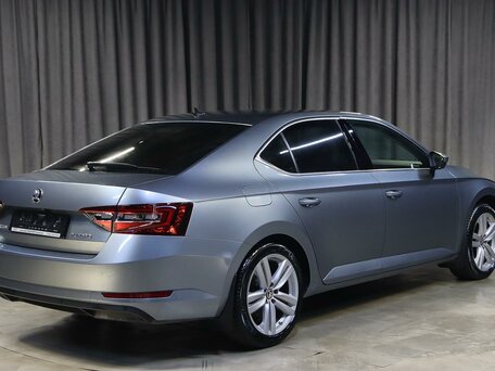 2017 Skoda Superb III, серый, 1599000 рублей, вид 2