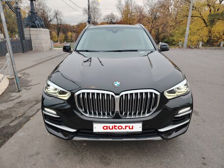 2020 BMW X5 25d IV (G05/G18), чёрный, 5465000 рублей, вид 2