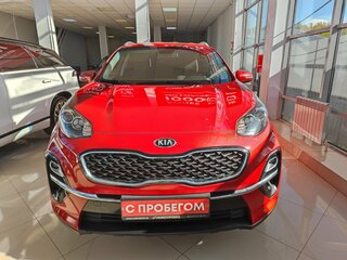2020 Kia Sportage IV Рестайлинг, красный, 2119000 рублей, вид 2