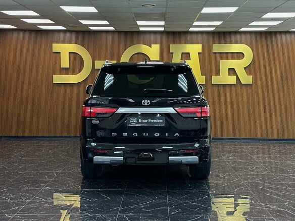 2024 Toyota Sequoia III, чёрный, 9481660 рублей - вид 4