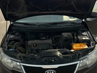 2010 Kia Cerato 6-speed II, красный, 630000 рублей, вид 2