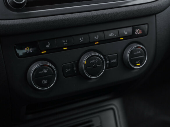 2016 Volkswagen Tiguan I Рестайлинг, серебристый - вид 15