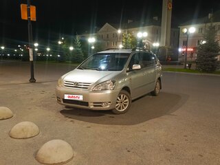 2003 Toyota Avensis Verso I, серебристый, 810000 рублей, вид 2