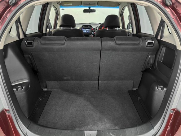 2012 Honda Fit II, красный, 885000 рублей - вид 16