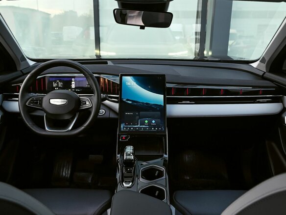 2024 Geely Atlas II, чёрный, 3089000 рублей - вид 19