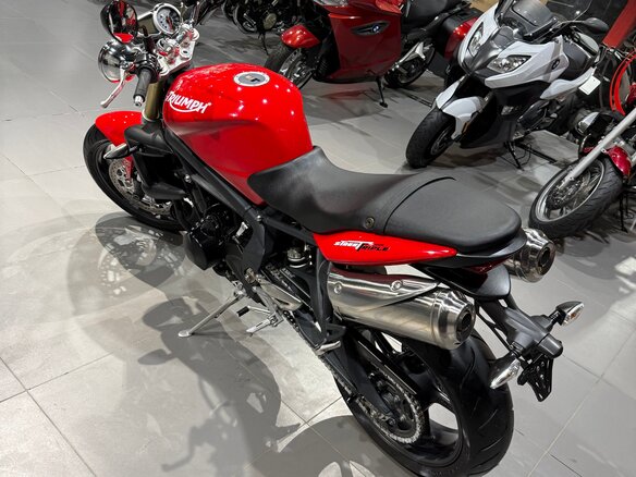 2010 Triumph Street Triple, красный, 465000 рублей - вид 13