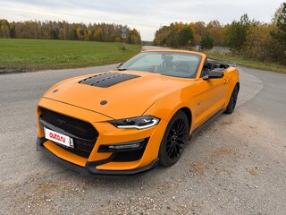 2018 Ford Mustang VI Рестайлинг, оранжевый, 2750000 рублей, вид 4