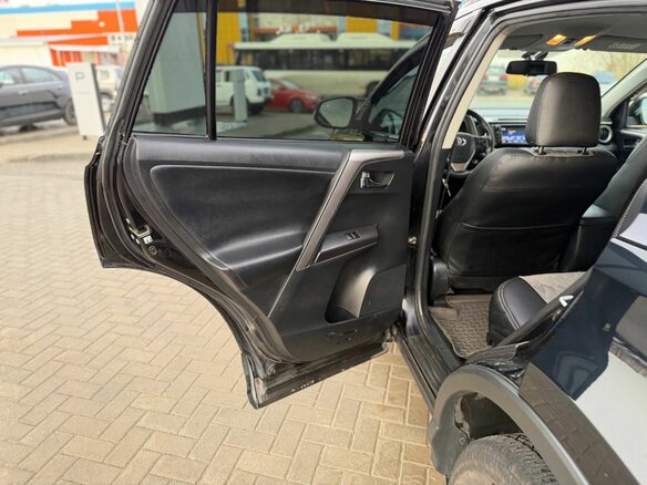 2018 Toyota RAV4 IV (XA40) Рестайлинг, чёрный, 2900000 рублей - вид 25